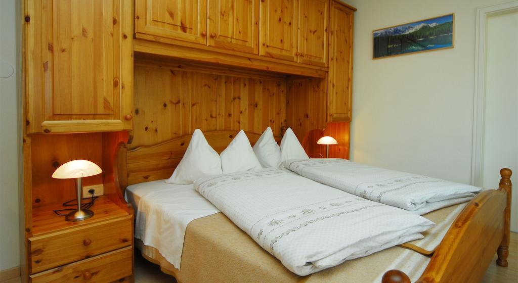 Garni Karlegger Bed & Breakfast Сиуси Стая снимка